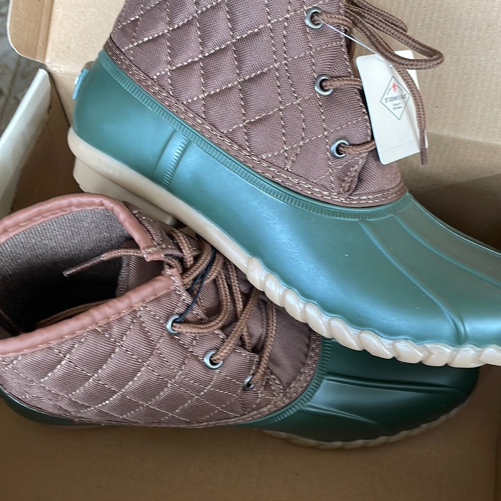 St John’s Bay Women’s boots size 9